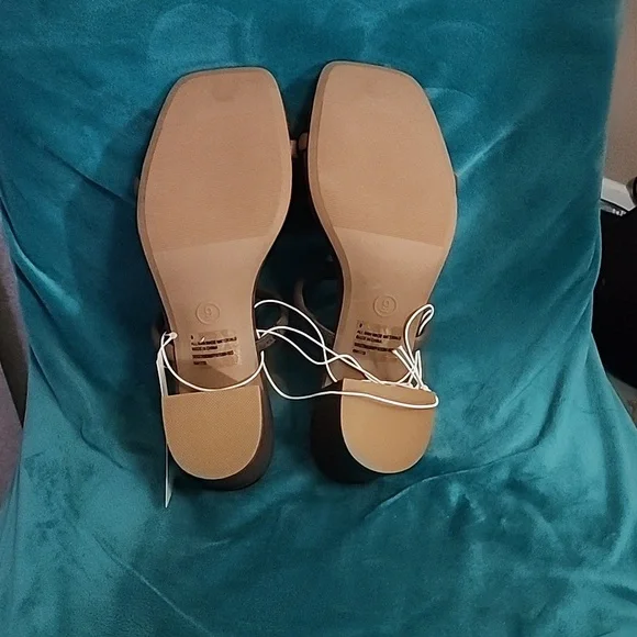 A New Day Rosewood/Cris Sandal NWT - Picture 4 of 4